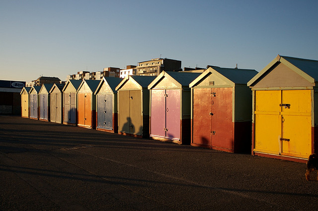 cabanes de plage - ©peter pearson